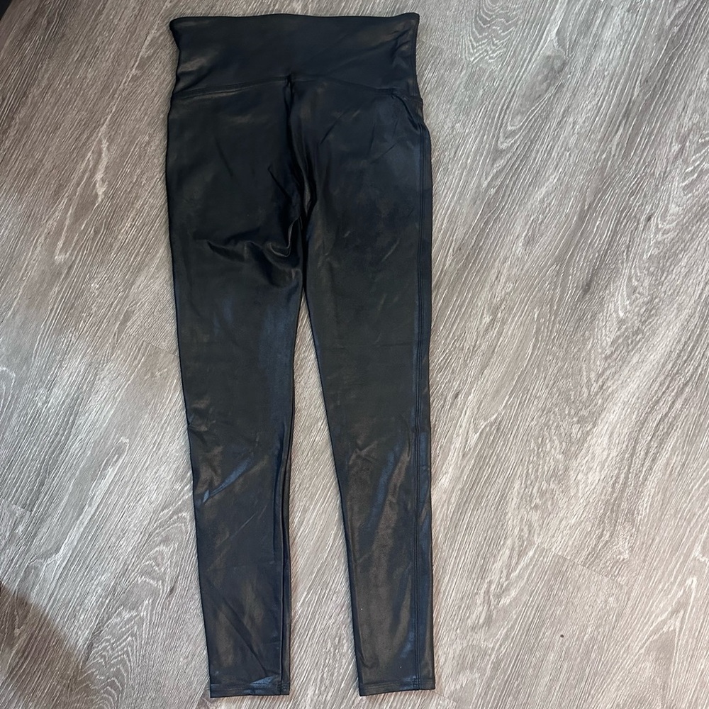 SPANX faux leather leggings - Picture 3 of 5